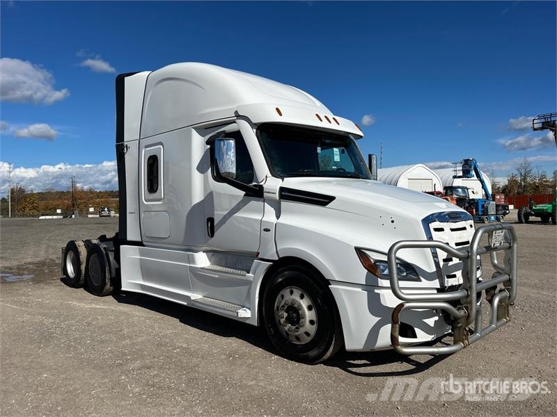 Freightliner Cascadia 126 6x4 T/A Sleeper Truck Tractor وحدات الجر