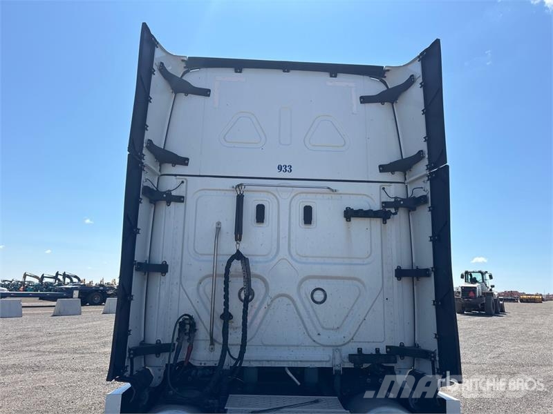 Freightliner Cascadia 126 Naudoti vilkikai