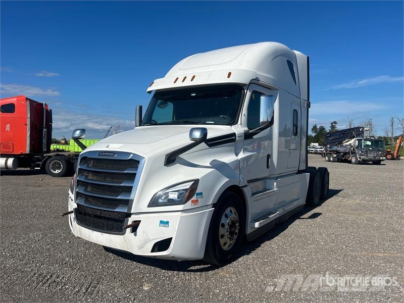 Freightliner Cascadia 126 6x4 T/A Sleeper Truck Tractor Nyergesvontatók