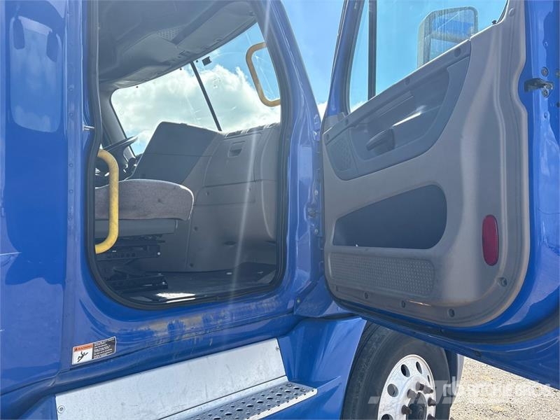 Freightliner Cascadia 125 6x4 Evolution T/A Sleeper Truck Tract Motrici e Trattori Stradali