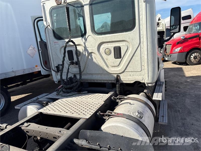 Freightliner Cascadia 125 Truck Tractor Units