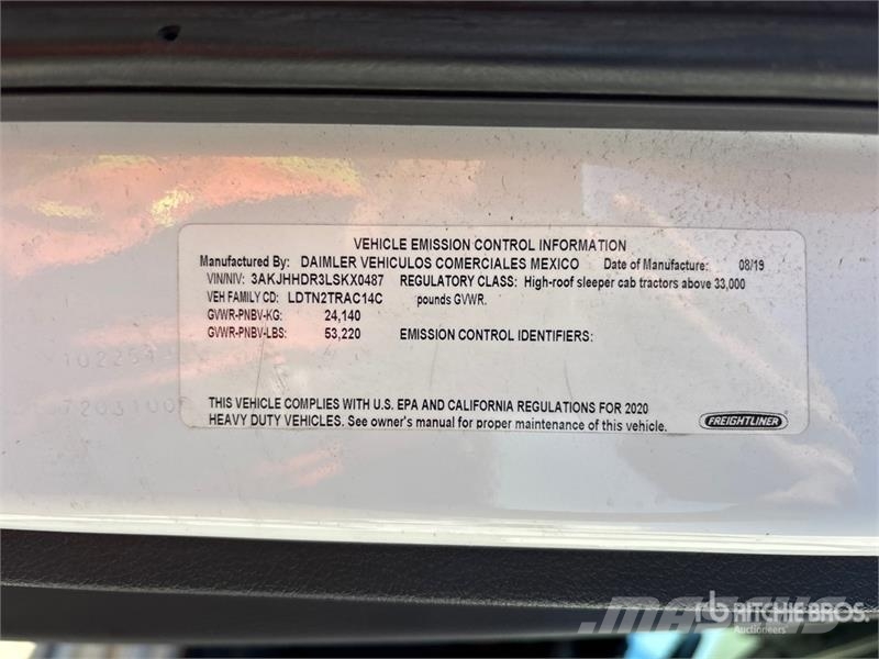 Freightliner Cascadia 126 6x4 T/A Sleeper Truck Tractor Влекачи