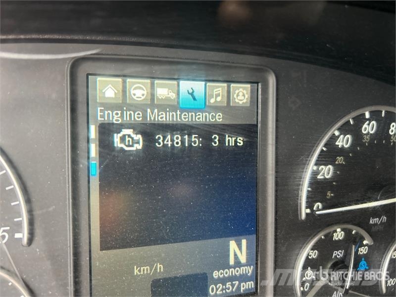 Freightliner Cascadia 126 6x4 T/A Sleeper Truck Tractor Cavalos mecânicos