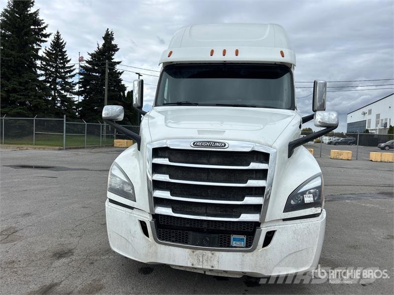 Freightliner Cascadia 126 6x4 T/A Sleeper Truck Tractor Motrici e Trattori Stradali