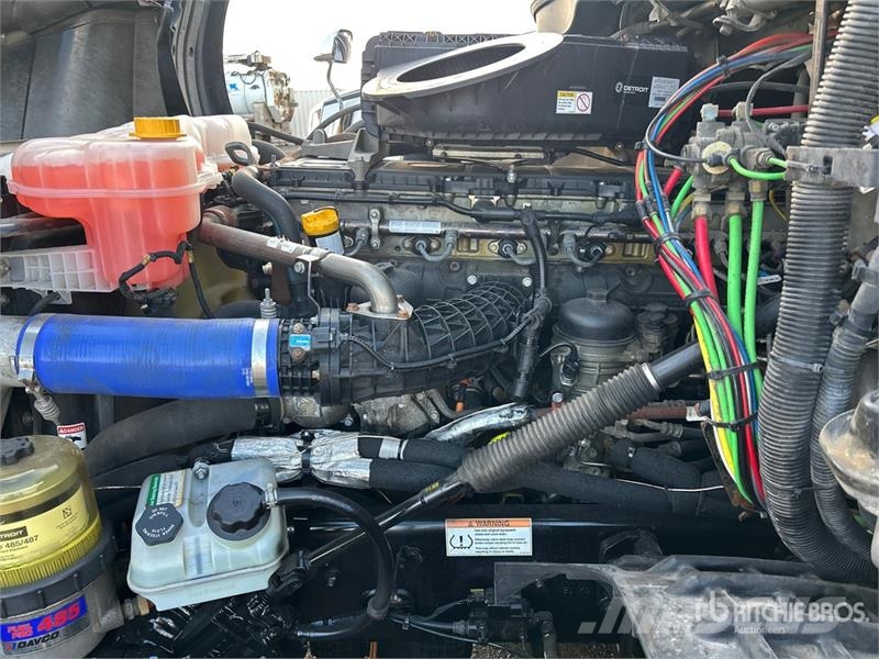 Freightliner Cascadia 126 6x4 T/A Sleeper Truck Tractor Trekkers
