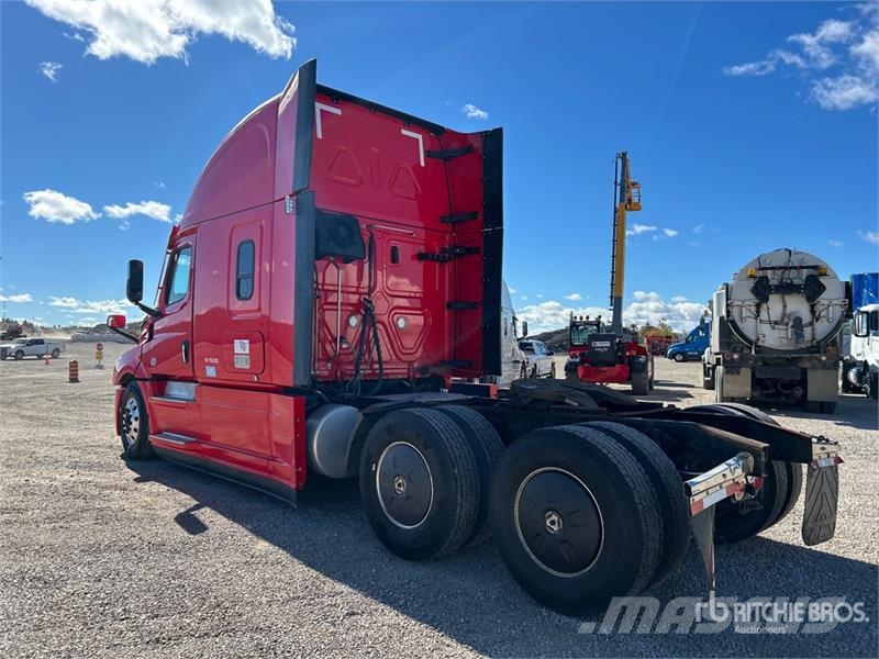 Freightliner Cascadia 126 وحدات الجر