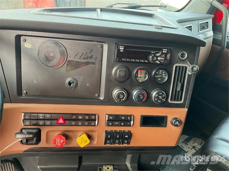 Freightliner Cascadia 126 Vetopöytäautot