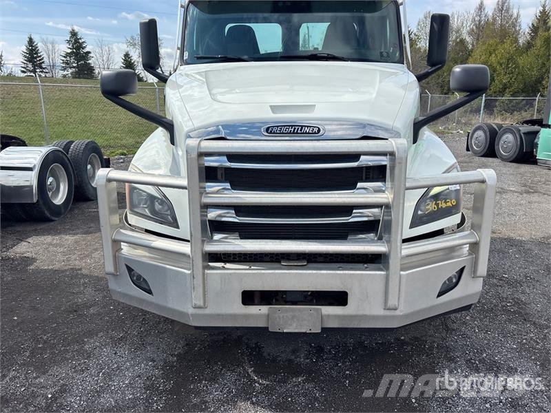 Freightliner Cascadia 126 Vetopöytäautot