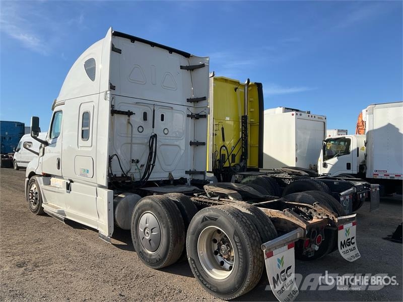 Freightliner Cascadia 126 6x4 T/A Sleeper Truck Tractor Tractor Units