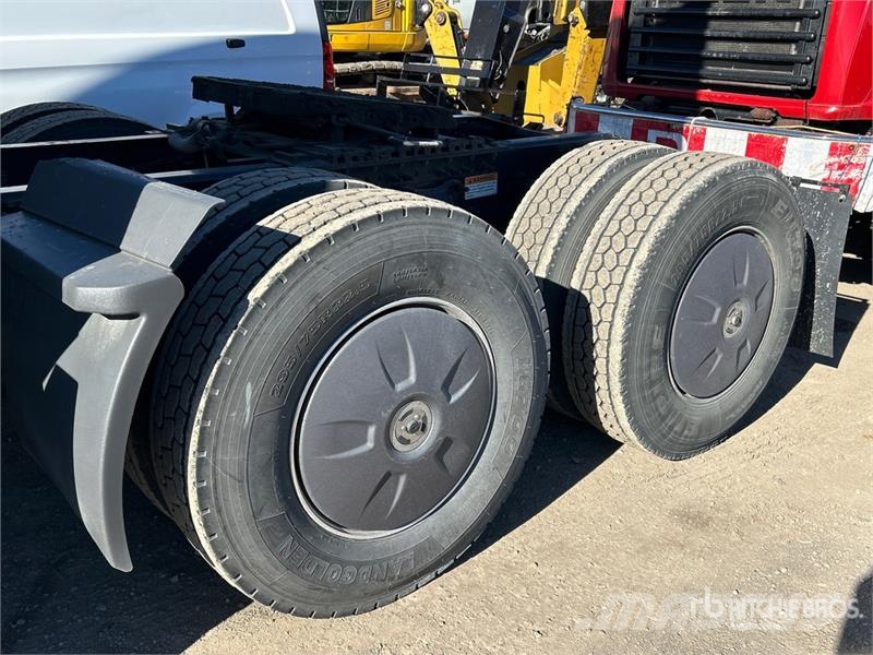 Freightliner Cascadia 126 وحدات الجر