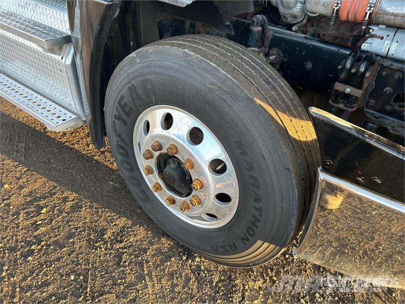 Freightliner Cascadia 125 Truck Tractor Units