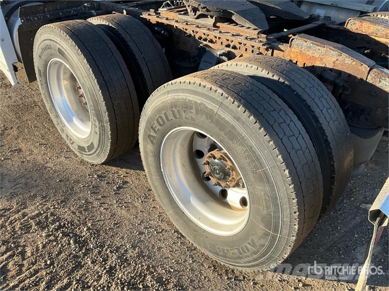 Freightliner Cascadia 126 6x4 T/A Sleeper Truck Tractor Motrici e Trattori Stradali