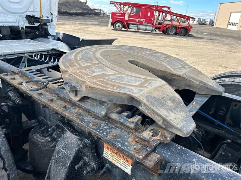 Freightliner Cascadia 126 وحدات الجر