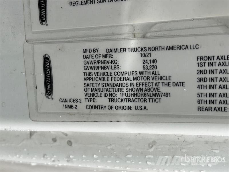 Freightliner Cascadia 126 T/A Sleeper Truck Tractor Tractor Units
