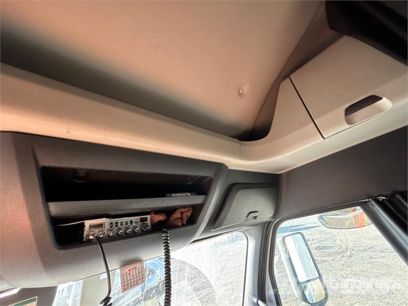 Freightliner Cascadia 126 6x4 T/A Sleeper Truck Tractor Седельные тягачи