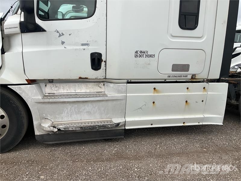 Freightliner Cascadia 126 6x4 T/A Sleeper Truck Tractor Motrici e Trattori Stradali