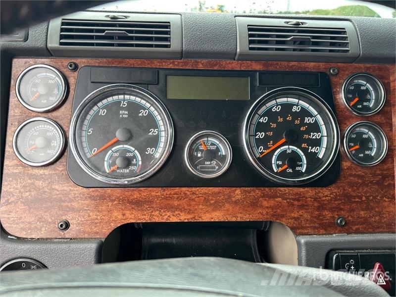 Freightliner Cascadia 125 Vetopöytäautot