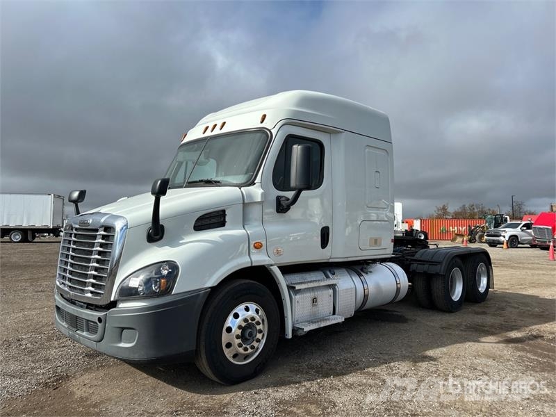 Freightliner Cascadia 113 Trekkers