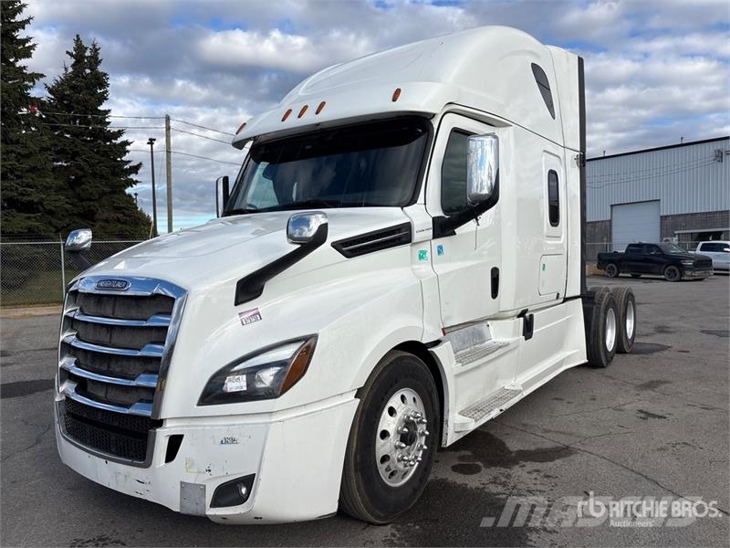 Freightliner Cascadia 126 6x4 T/A Sleeper Truck Tractor Tegljači
