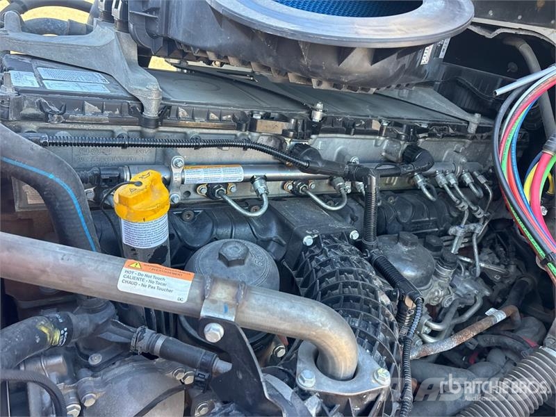 Freightliner Cascadia 126 وحدات الجر