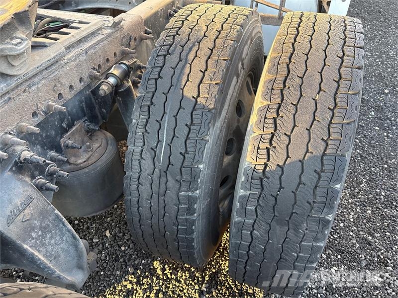 Freightliner Cascadia 126 6x4 T/A Sleeper Truck Tractor Седельные тягачи