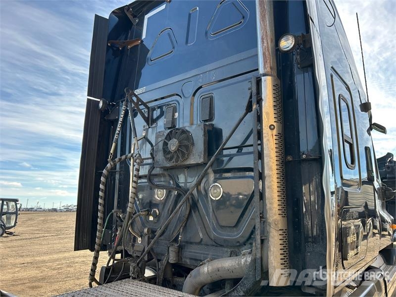Freightliner Cascadia 125 6x4 T/A Sleeper Truck Tractor Седельные тягачи