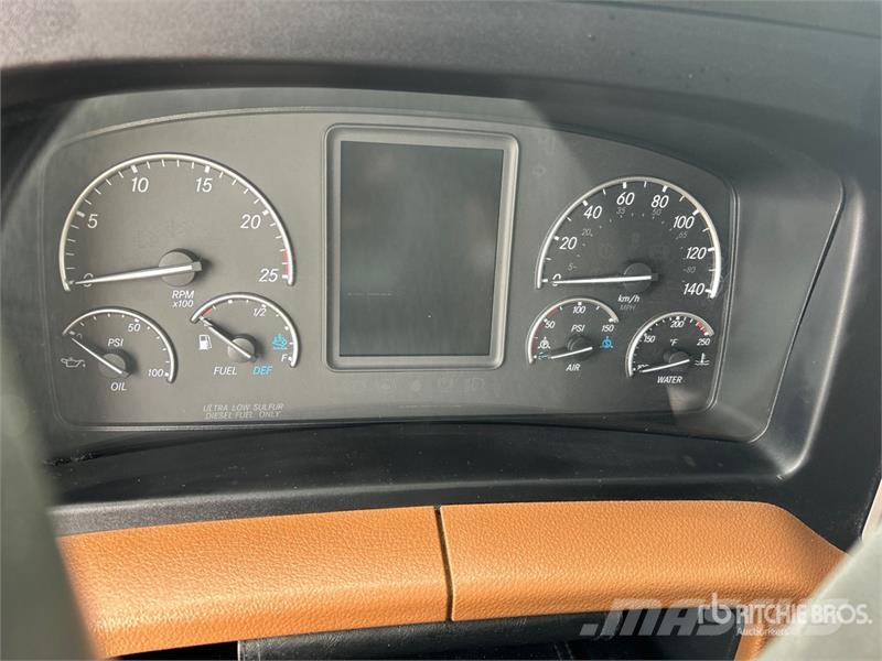 Freightliner Cascadia 126 وحدات الجر