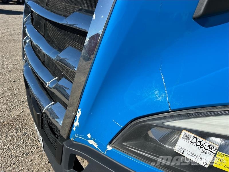 Freightliner Cascadia 126 6x4 T/A Sleeper Truck Tractor وحدات الجر