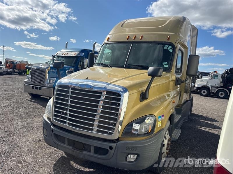 Freightliner Cascadia 125 6x4 T/A Sleeper Truck Tractor Tracteur routier