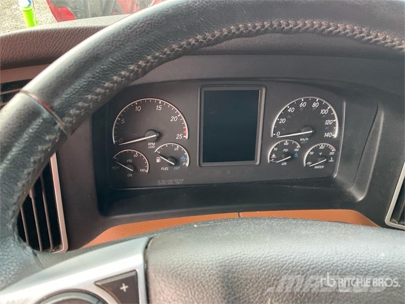 Freightliner Cascadia 126 Vetopöytäautot