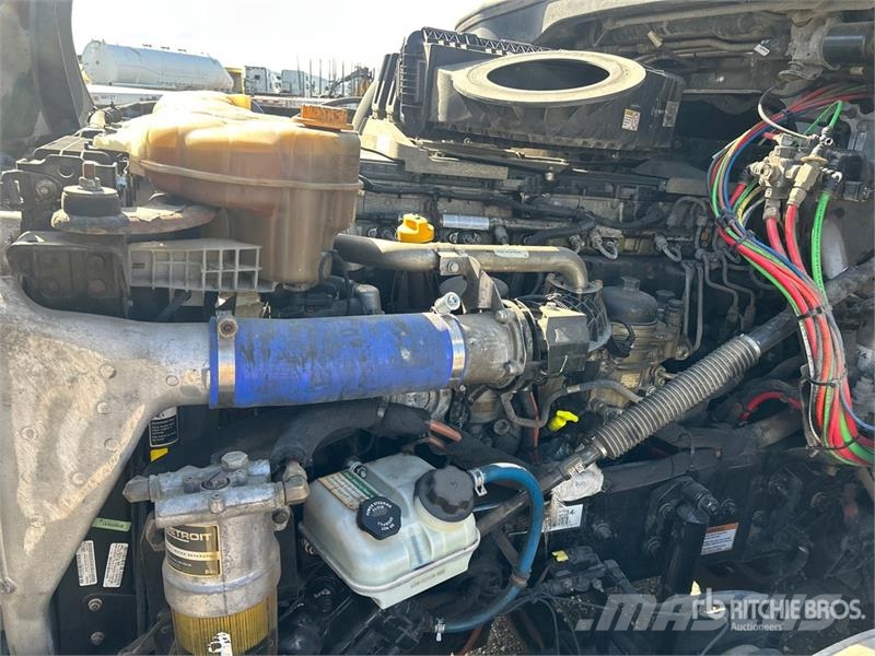 Freightliner Cascadia 126 6x4 T/A Sleeper Truck Tractor Седельные тягачи