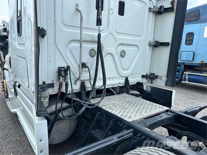 Freightliner Cascadia 125 6x4 T/A Sleeper Truck Tractor Motrici e Trattori Stradali