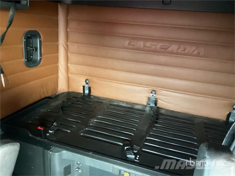 Freightliner Cascadia 126 Vetopöytäautot