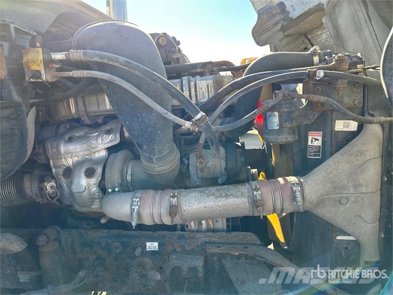 Freightliner Cascadia 125 6x4 T/A Sleeper Truck Tractor Sattelzugmaschinen