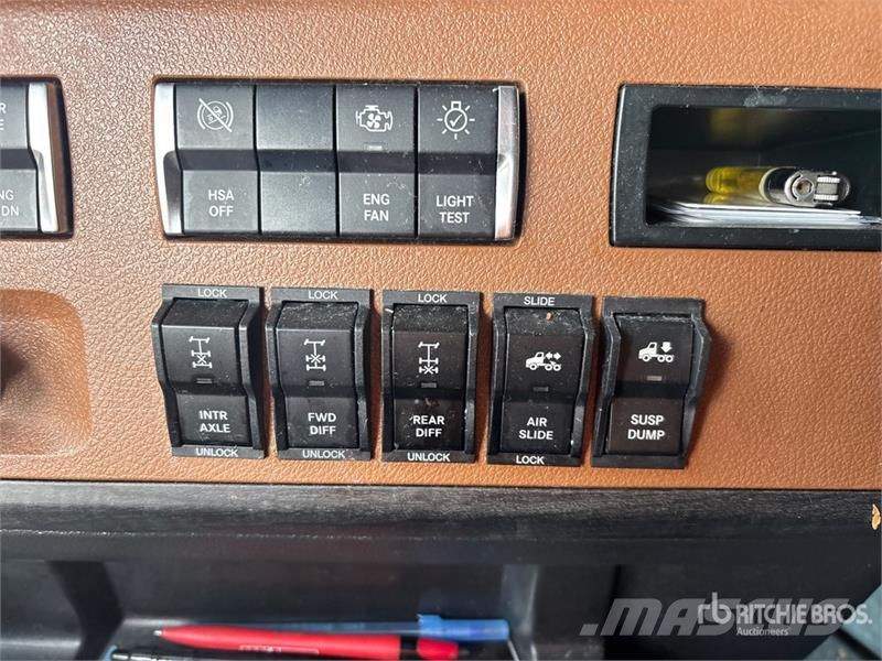 Freightliner Cascadia 126 Naudoti vilkikai