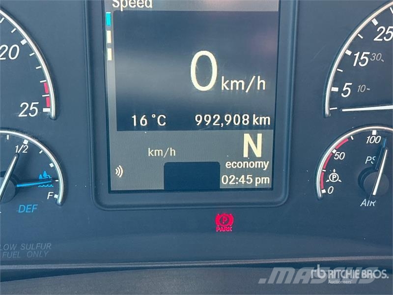 Freightliner Cascadia 126 6x4 T/A Sleeper Truck Tractor وحدات الجر