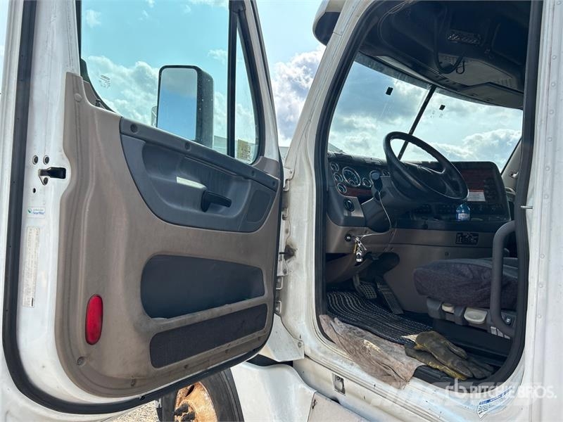 Freightliner Cascadia 125 6x4 T/A Sleeper Truck Tractor Motrici e Trattori Stradali