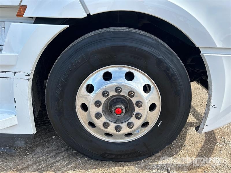 Freightliner Cascadia 126 وحدات الجر