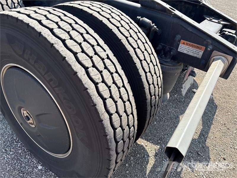 Freightliner Cascadia 126 Naudoti vilkikai