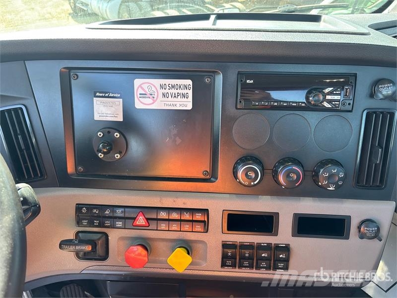 Freightliner Cascadia 126 Nyergesvontatók