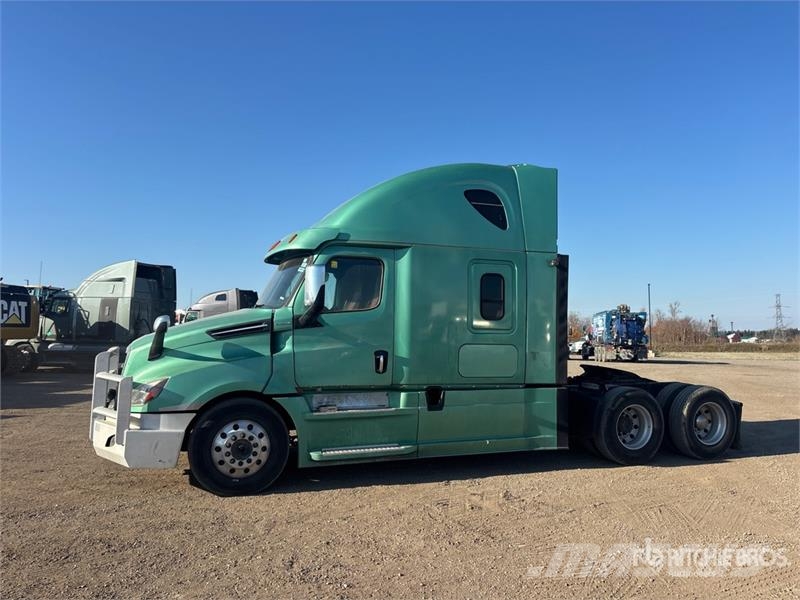 Freightliner Cascadia 126 6x4 T/A Sleeper Truck Tractor Truck Tractor Units