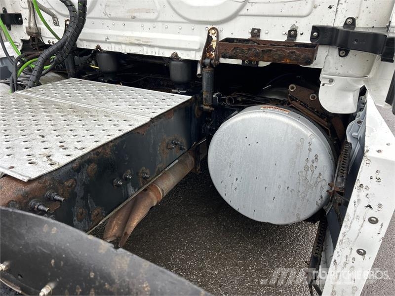 Freightliner Cascadia 116 Truck Tractor Units