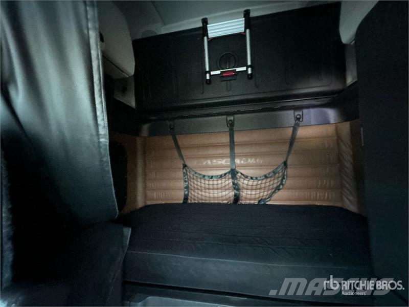 Freightliner Cascadia 126 وحدات الجر