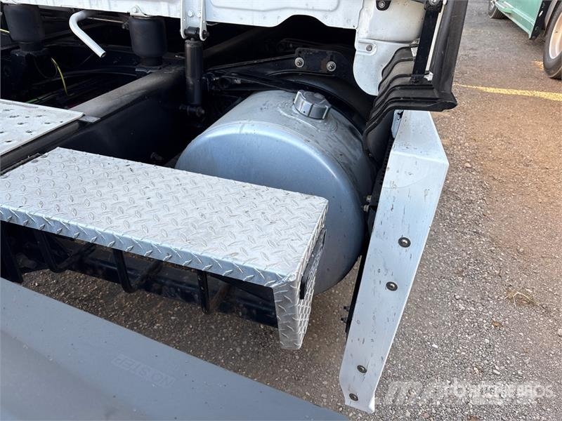 Freightliner Cascadia 126 6x4 T/A Sleeper Truck Tractor Седельные тягачи