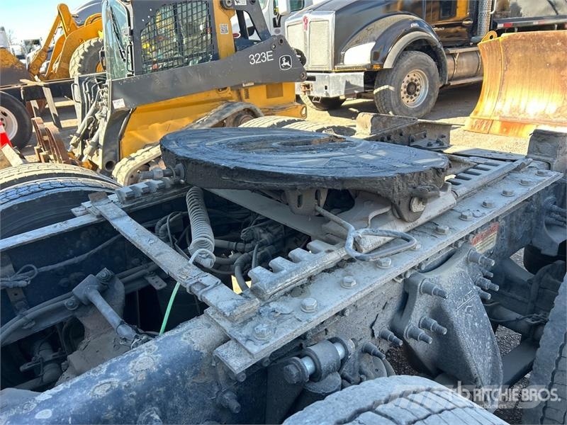 Freightliner Cascadia 126 6x4 T/A Sleeper Truck Tractor Sattelzugmaschinen