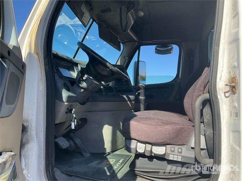 Freightliner Cascadia 125 وحدات الجر