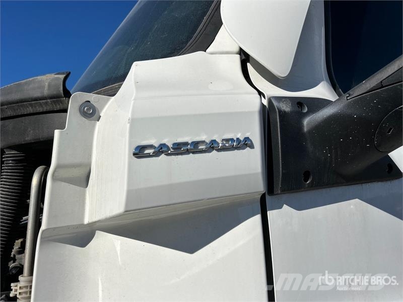 Freightliner Cascadia 126 وحدات الجر