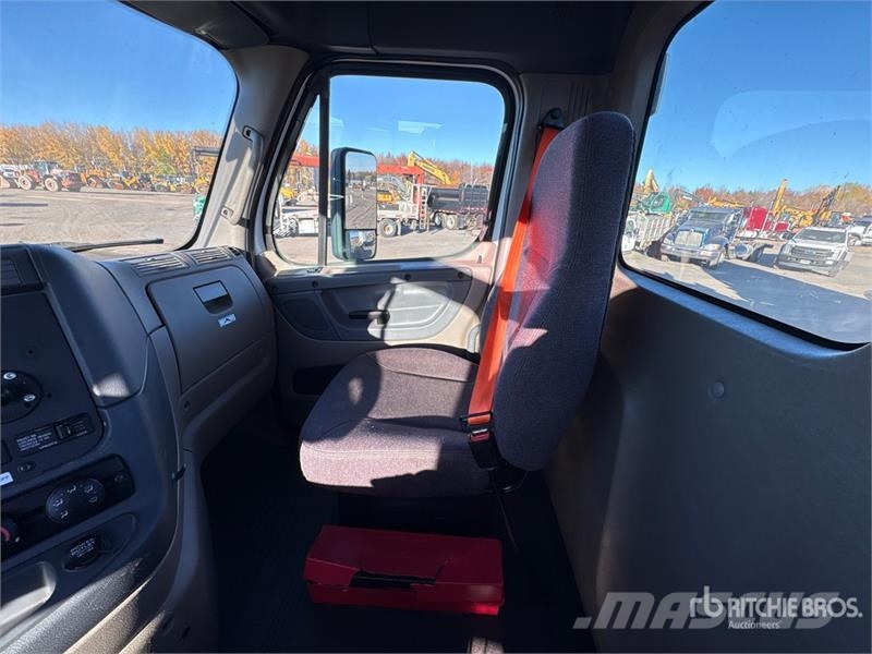 Freightliner Cascadia 113 وحدات الجر