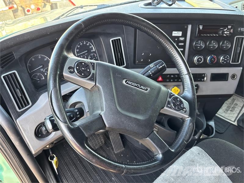 Freightliner Cascadia 126 T/A Sleeper Truck Tractor Sattelzugmaschinen