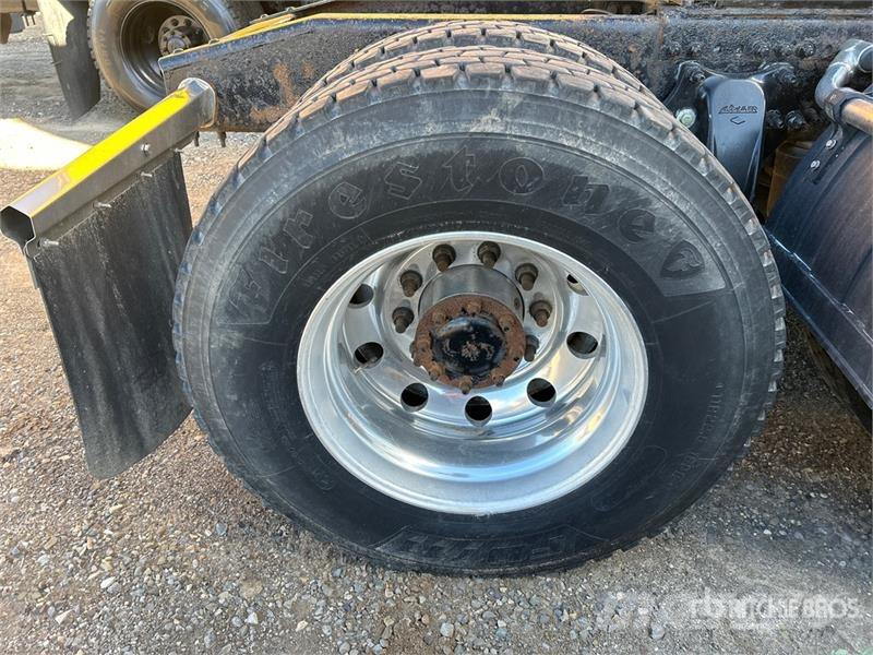 Freightliner Cascadia 126 6x4 T/A Sleeper Truck Tractor Tractor Units